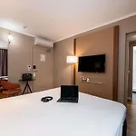 מלון Mercure Paris Ouest Germain 4*