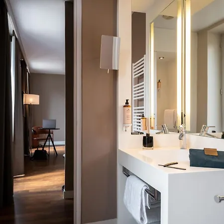 Mercure Paris Ouest Germain 4*