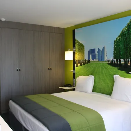 Szálloda Mercure Paris Ouest Germain 4*