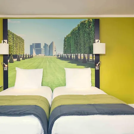 Szálloda Mercure Paris Ouest Germain 4*