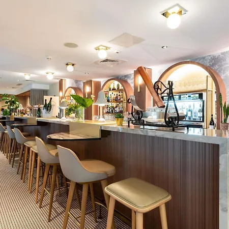 Mercure Paris Ouest Germain 4*