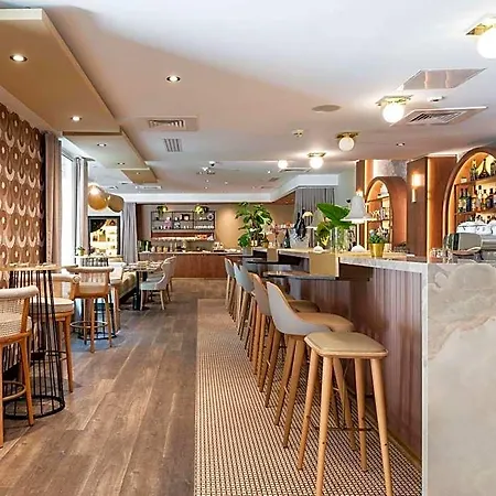 Mercure Paris Ouest Germain Szálloda