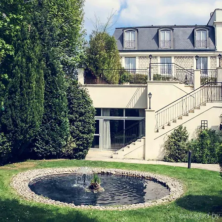 Mercure Paris Ouest Germain מלון