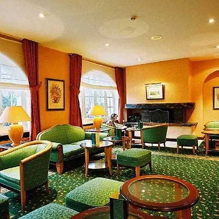 Mercure Paris Ouest Germain מלון