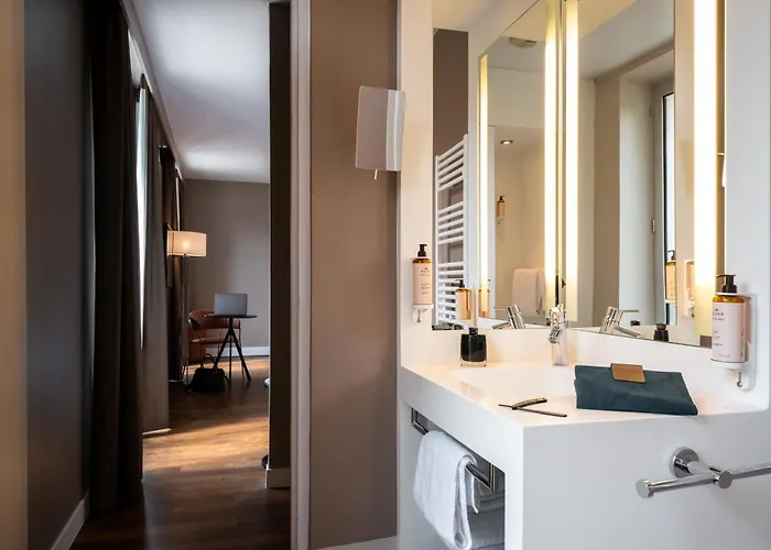Mercure Paris Ouest Germain 4*