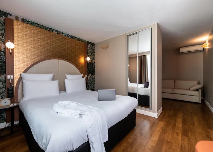 ホテル Mercure Paris Ouest Germain サン＝ジェルマン＝アン＝レー