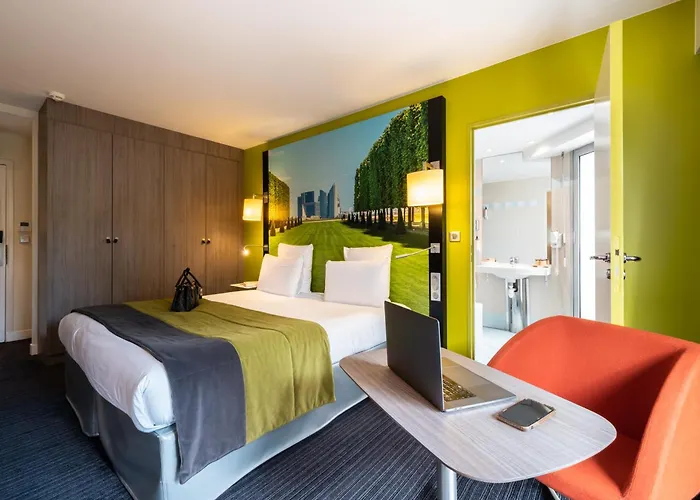 Mercure Paris Ouest Germain 4*