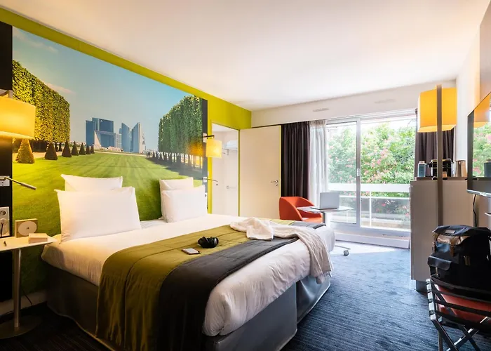Mercure Paris Ouest Germain 4*
