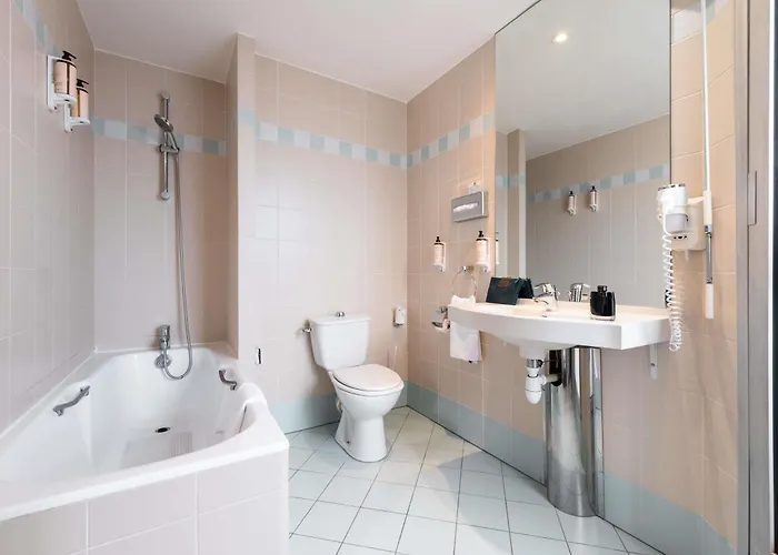 Mercure Paris Ouest Germain ホテル 4*